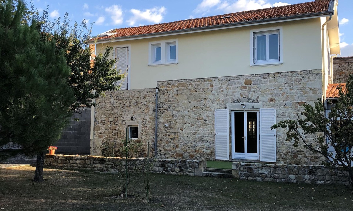 Vic-le-Comte House | Maison Entière 5 Personnes