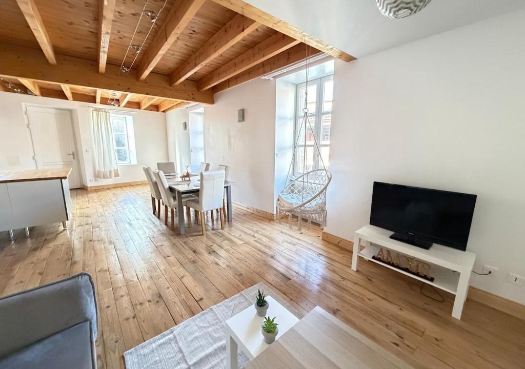 Mirefleurs Apartment | Maison entière et rénovée pour 6 couchages