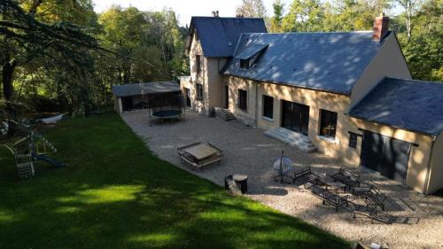 Montbarrois Villa | Maison forêt privée & étang 12 pers 5 ch 1h30 Paris