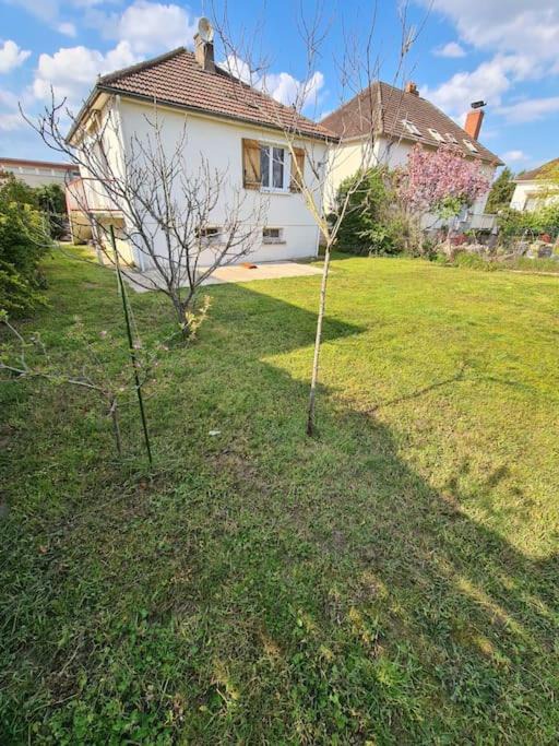 Briare House | Maison indépendante avec jardin proche Pont canal