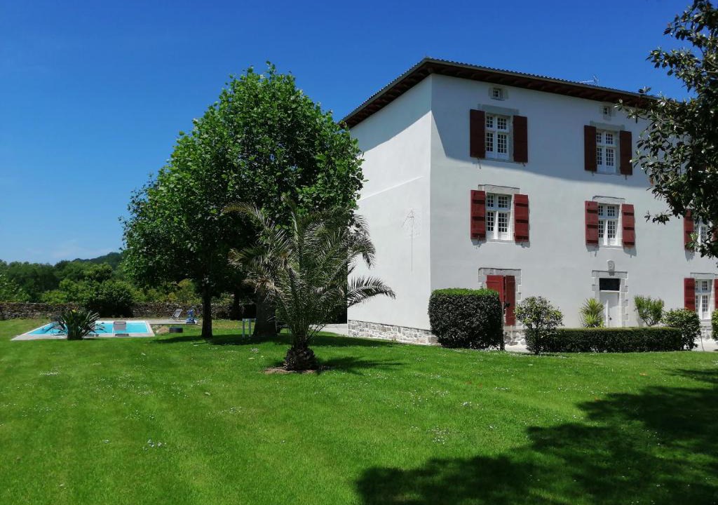 Cambo-les-Bains Villa | Maison Luroa , "l'âme Basque au cœur Océan et Montagne"
