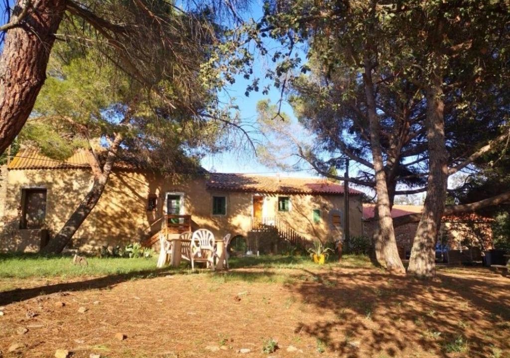 Passa House | Maison Pittoresque Terrasse et Jardin Monastir del Camp