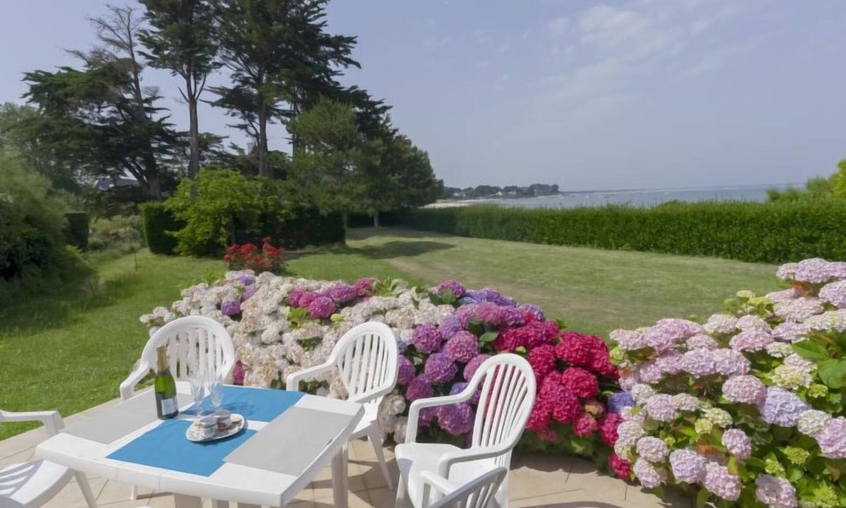 Saint-Pierre-Quiberon House | Maison Poul by Interhome