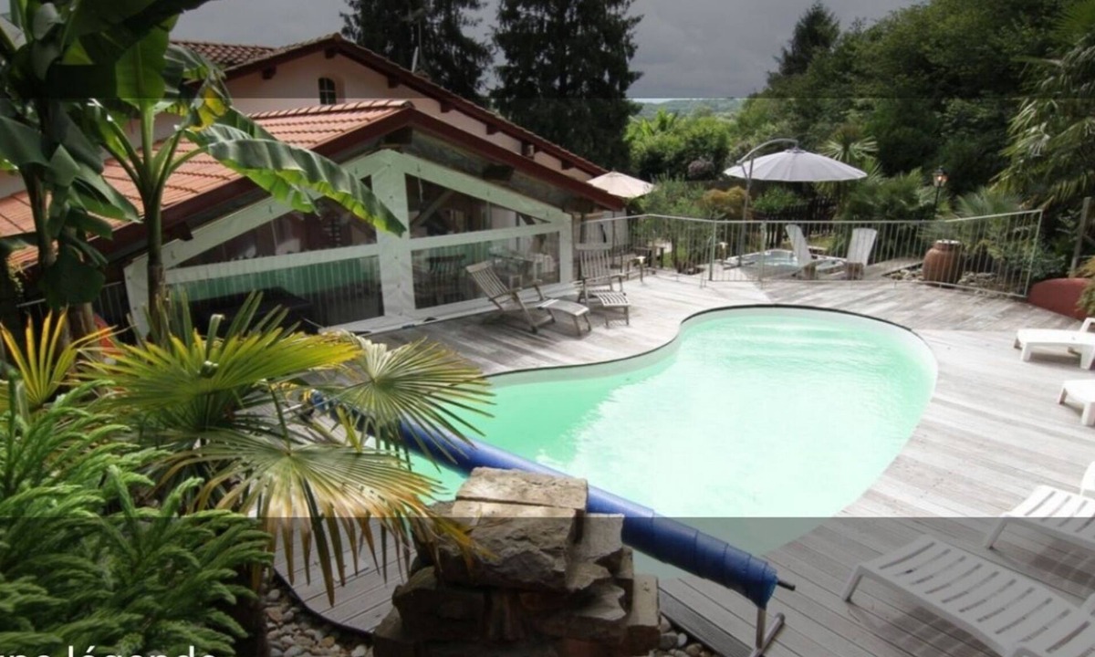 Jatxou House | Maison Pour 10 Personnes Avec Piscine et spa a 20 mns de Biarritz