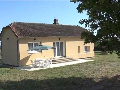 Coutansouze House | Maison rénovée avec vue sur la campagne, terrasse et jardin à Coutansouze - FR-1-489-478