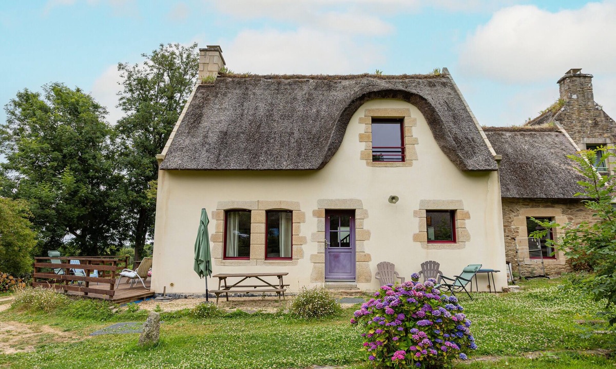 Bono House | Maison "Ti Nevez" with Private Terrace, Garden, and Wi-Fi