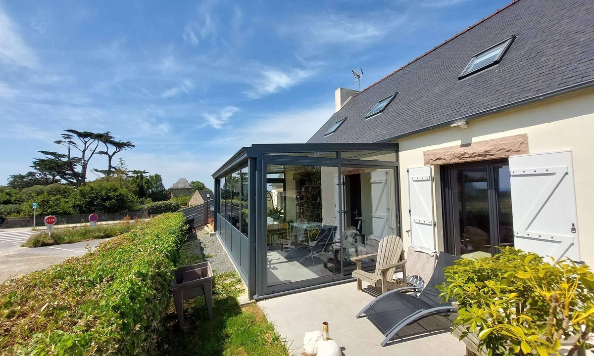 Trebeurden House | Maison vue mer véranda terrasse et jardin