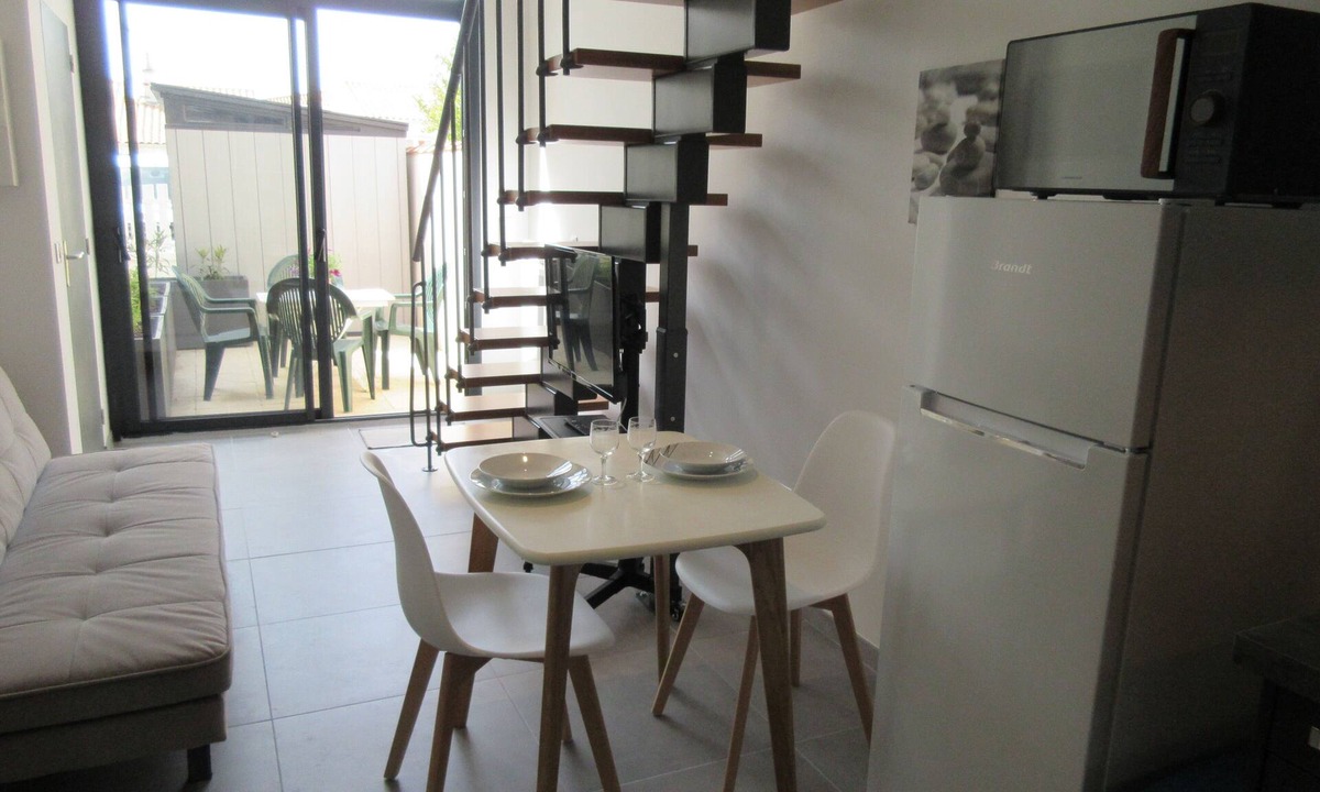 Quartier des Boucholeurs House | Maisonette with terrace and parking close to the beach