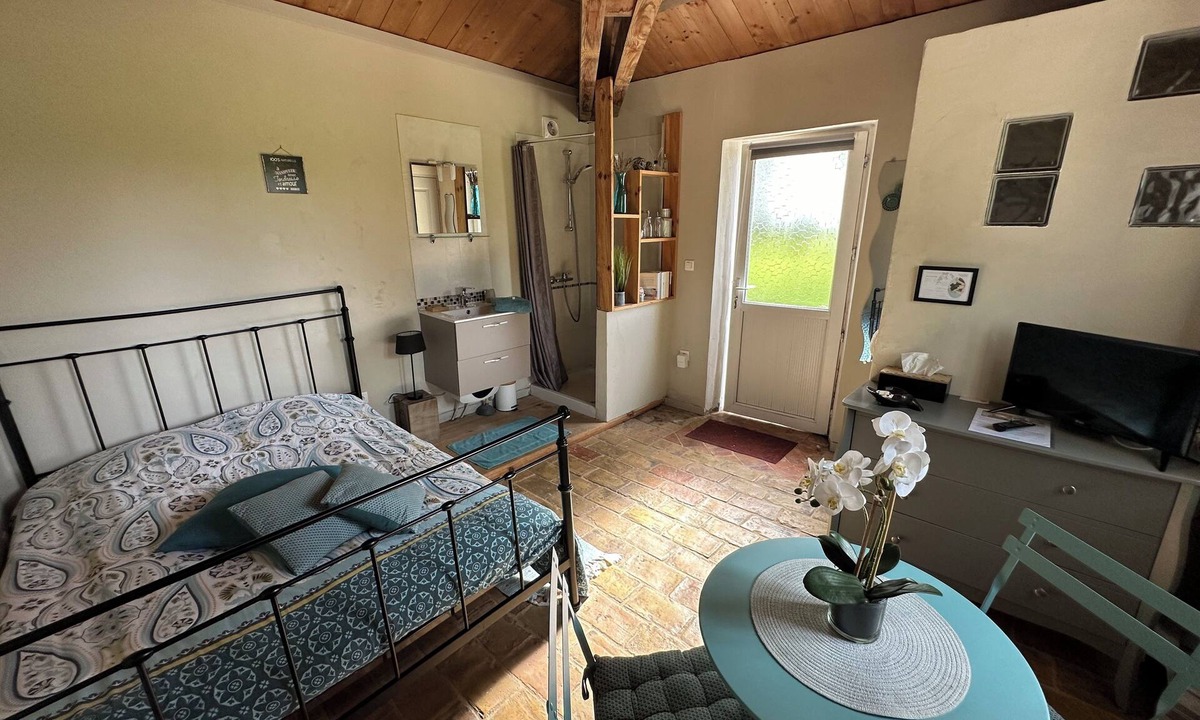 Chateauneuf-du-Rhone Other | Maisonnette indépendante au calme - Quiet independent tiny-house - large garden