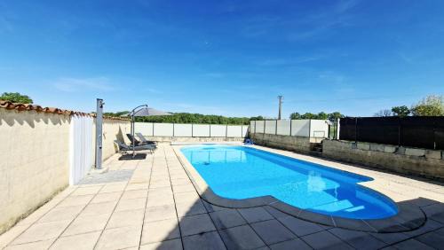 Saint-Yan House | Maisonnette 4-6 personnes et piscine chauffée