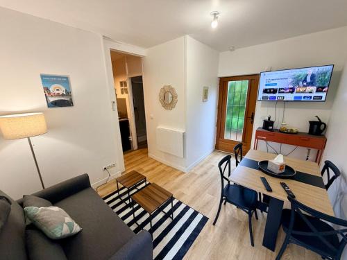 Cosne-Cours-sur-Loire Apartment | Maisonnette en coeur de ville
