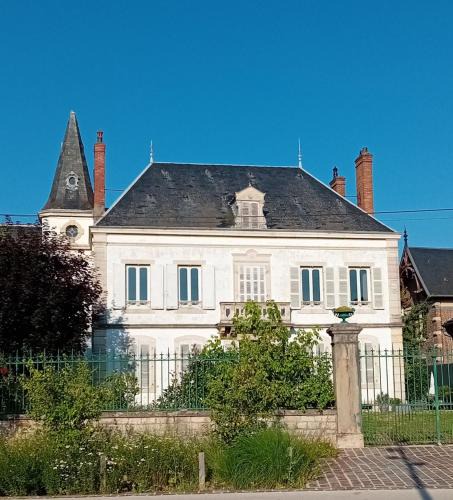 Seurre Bed & Breakfast | Manoir de la Saône