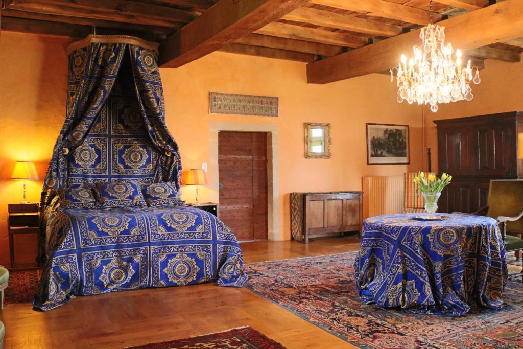 Saint-Bonnet-de-Cray Bed & Breakfast | Manoir de Malfarat