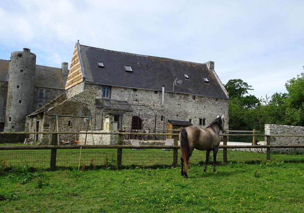 Saint-Lo-d'Ourville House | Manor in Cotentin with Historic Charm
