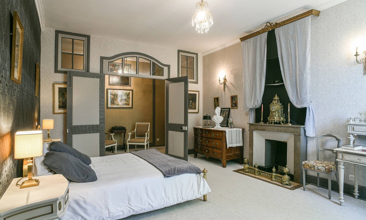 Saint-Albin-de-Vaulserre Bed & Breakfast | Marie-Antoinette Room, Character Suite, 40 m² with Private Lounge