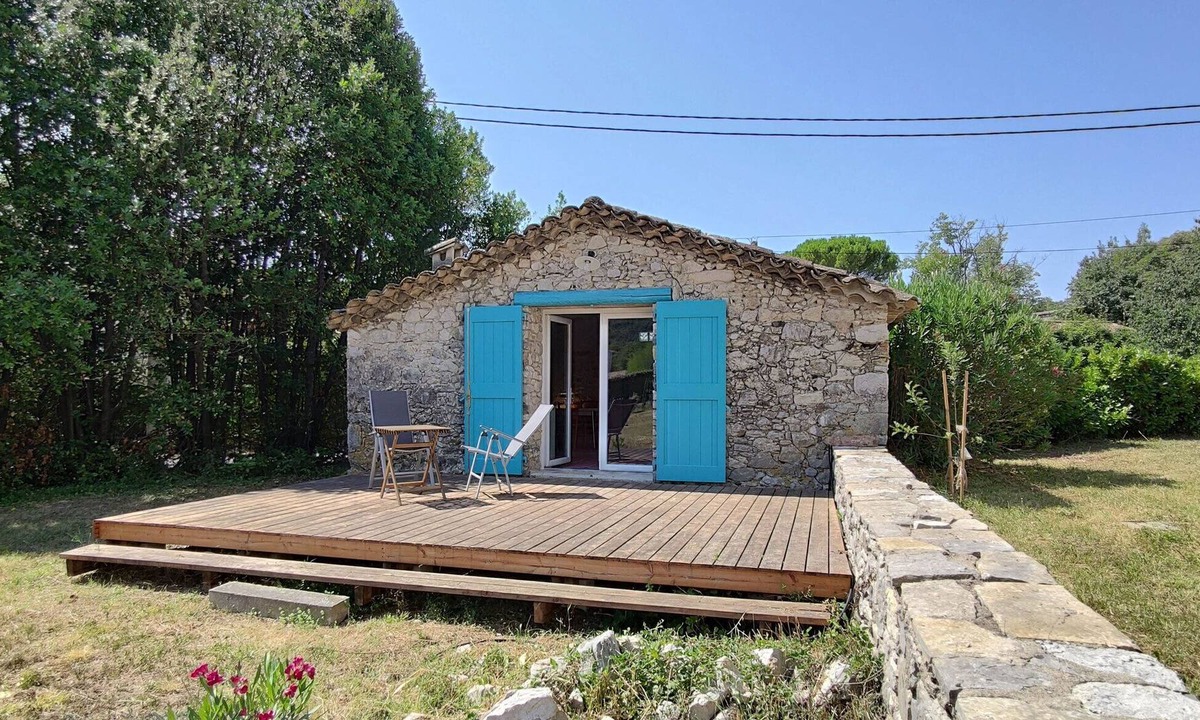 Saint-Hippolyte-du-Fort Apartment | Mazet 1823 : Studio, Proche Centre Village, Terrasse & Jardin
