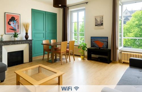 Meaux Apartment | Meaux Centre 2 Vue cathédrale