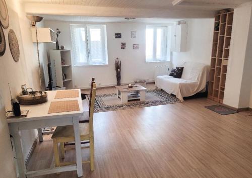 Vienne Apartment | MIA CASA Charmant T2 cosy au cœur de Vienne-2 à 4 voyageurs