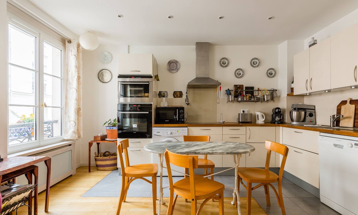 8th Arrondissement Apartment | Minutes from Élysées Palace, by Veeve