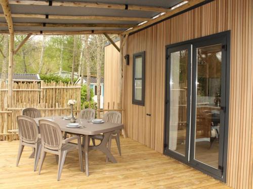 Saint-Cirq-Lapopie Other | Mobil-home climatisé - 6 pers. - API-1-52-2311