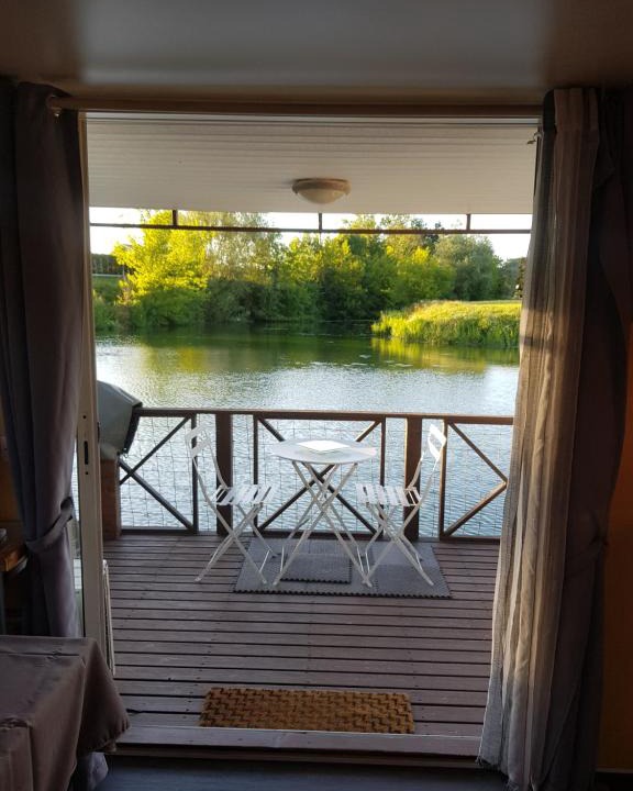 Seurre Boat Rental | Mobil-home flottant SEURRE vue panoramique sur l'eau jacuzzi privé en option