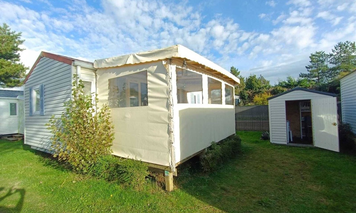 Saint-Jean-de-la-Riviere House | Mobile home in campsite with swimming pool