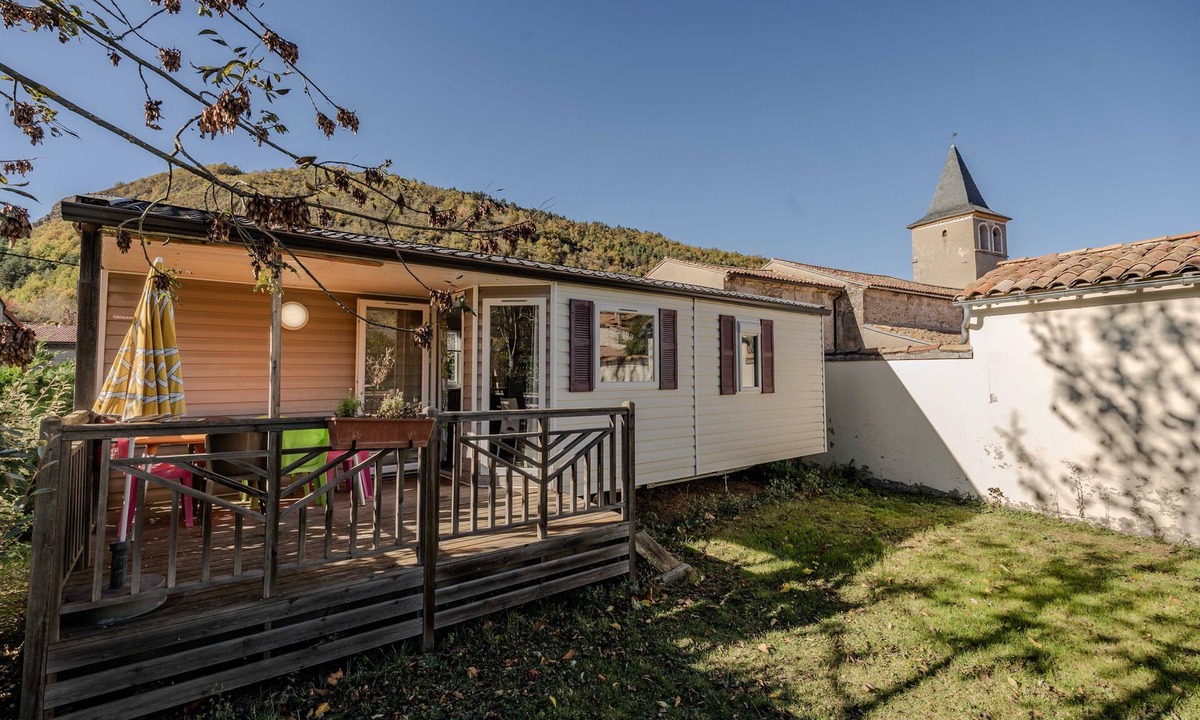 Roquefeuil House | Mobile Home '6 Personnes' with Private Terrace, Private Garden and Wi-Fi