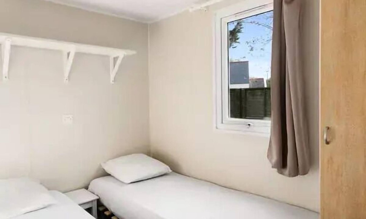 Saint-Cheron House | Mobile Home | Comfort | 3 Bedrooms | 6 Guests | Raised Deck