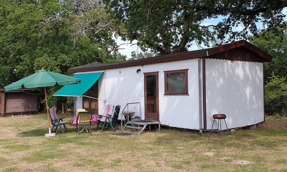 Tronget House | Mobile Home, for 2 adults and 3 children, surrounded by meadows with animals
