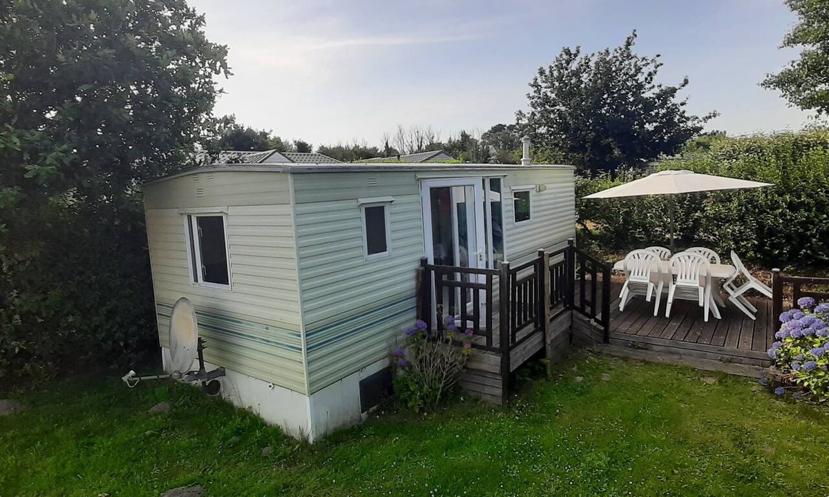 Plougrescant House | Mobile Home for Rent Near the Ocean