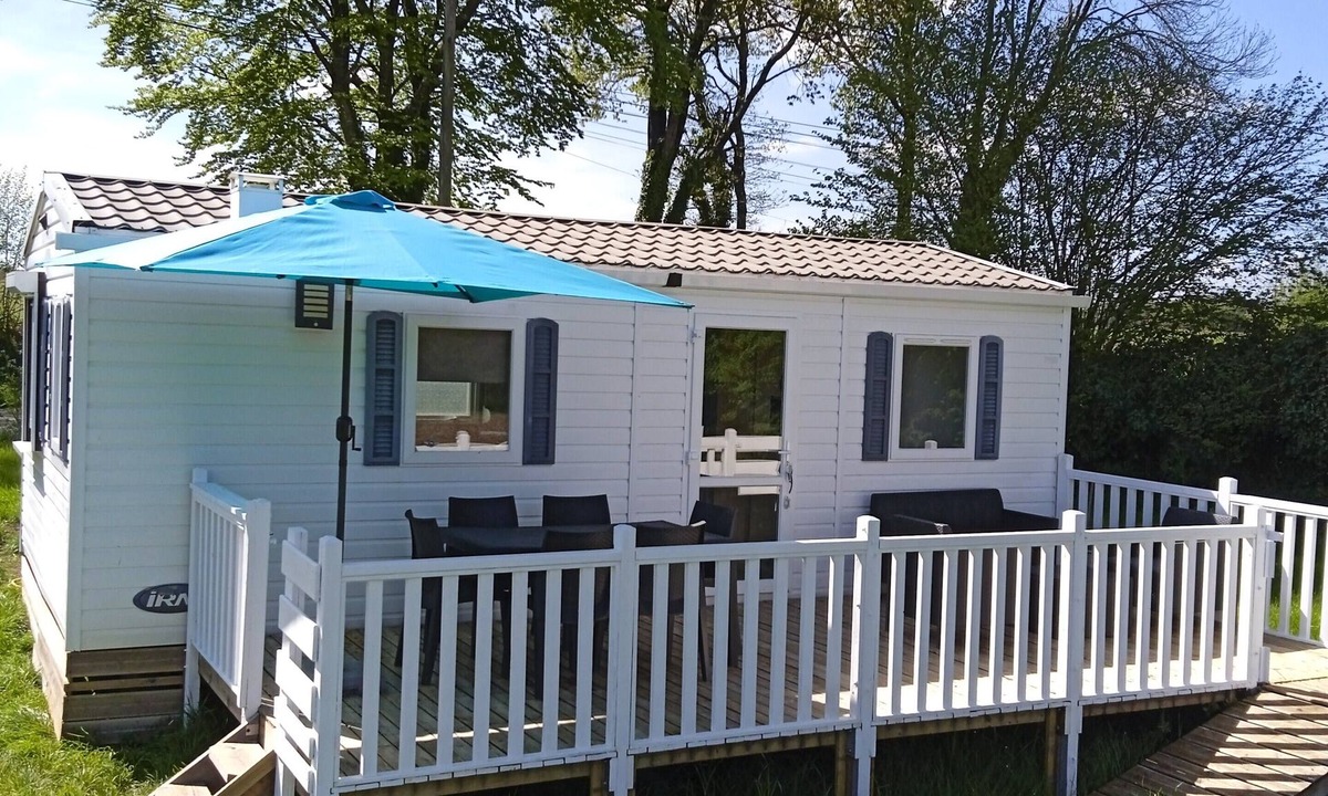 Plounevezel House | Mobile Home “Home” with Private Terrace