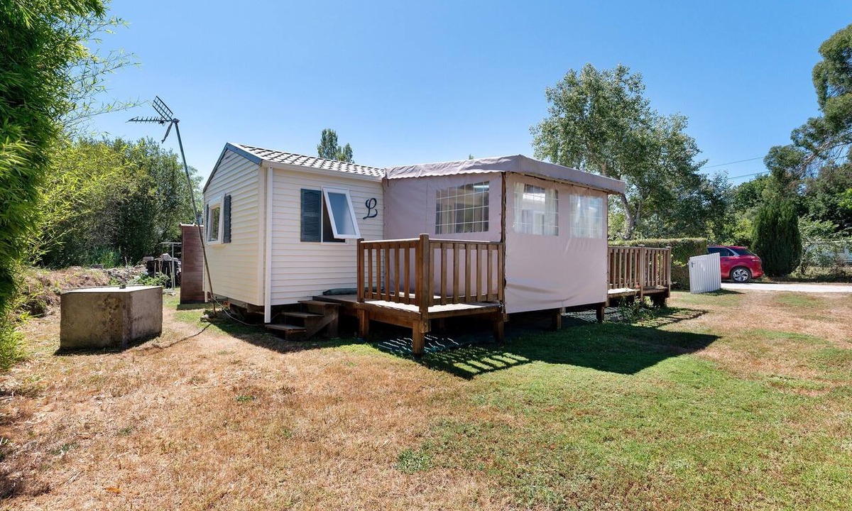 Erdeven House | Mobile Home "Maison sur terrain de loisir" with Terrace and Garden