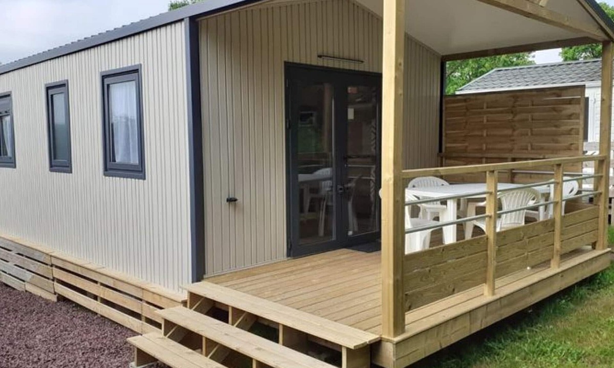Guegon House | Mobile Home with Terrace in Guégon