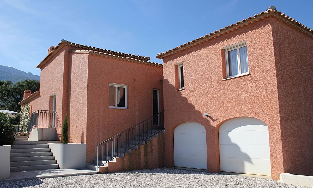 Laroque-des-Alberes Villa | Modern 4 bedroom villa, air-conditioning, swimming pool, private garden
