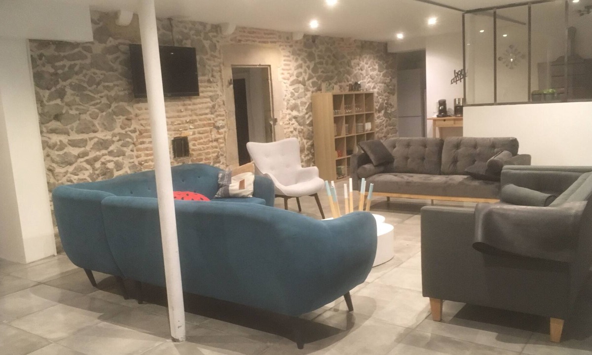 Saubrigues House | Modern and bright holiday home with private pool for 18pax