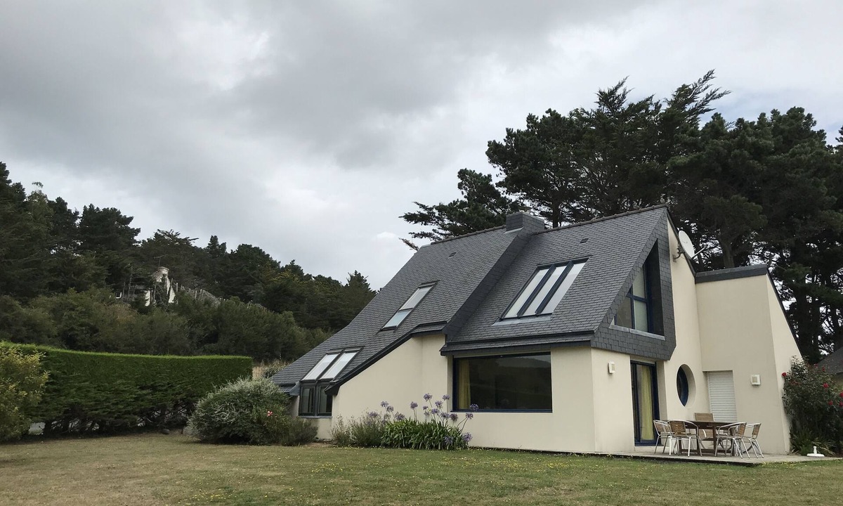 Erquy Villa | Modern and bright villa with stunning sea views. Wireless