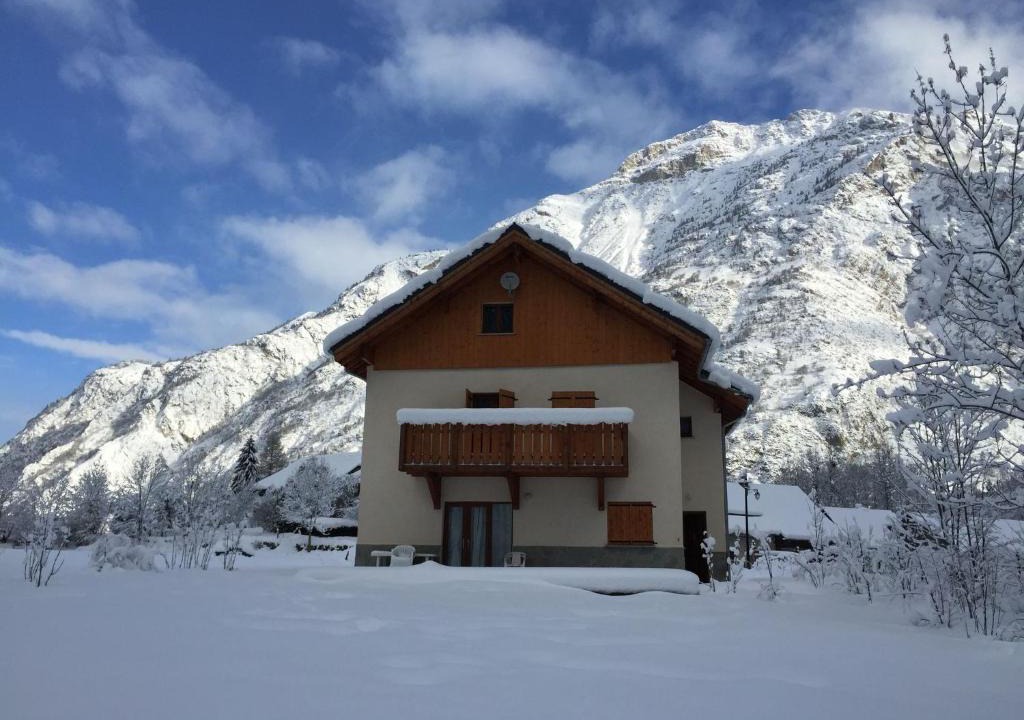 Venosc Ski Chalet | Modern Chalet in V nosc with Swimming Pool