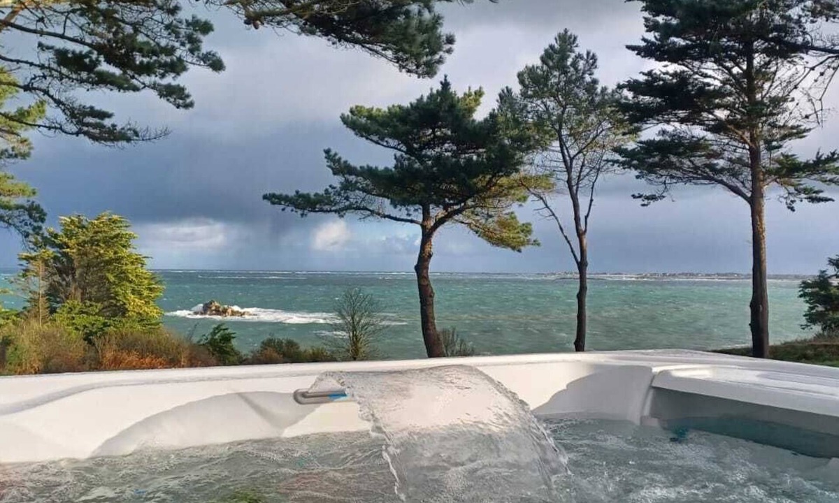 Kerlouet House | Modern house with garden, Sea view, SPA, Direct access GR34, Beach at 100 m