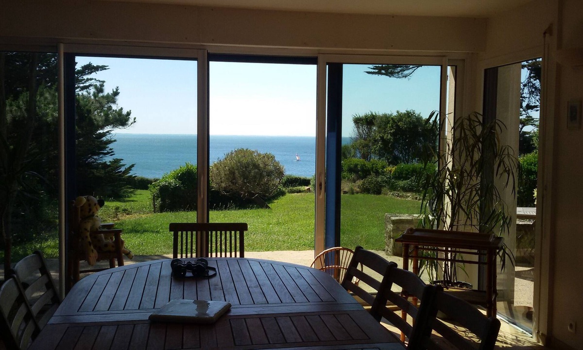 Morbihan Villa | Morbihan, seafront, beach access, 1 km from the center of Saint Gildas de Rhuys
