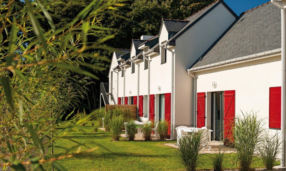Queven Cottage | Morbihan Golf Apartment for 4
