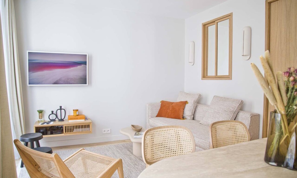 5th Arrondissement Apartment | Mouffetard : confort & design