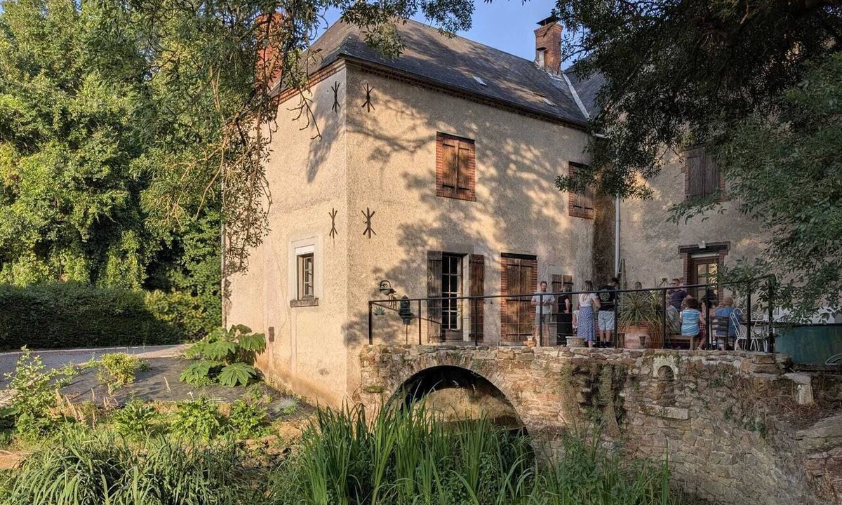 Gracay House | Moulin Bondon, in the Berry region on the waterfront; linens provided; pets allowed