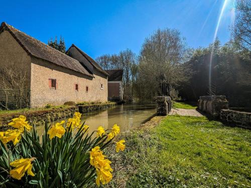 Parpecay House | Moulin de Charme au Cœur du Berry, Proche Étang et Châteaux - FR-1-591-769