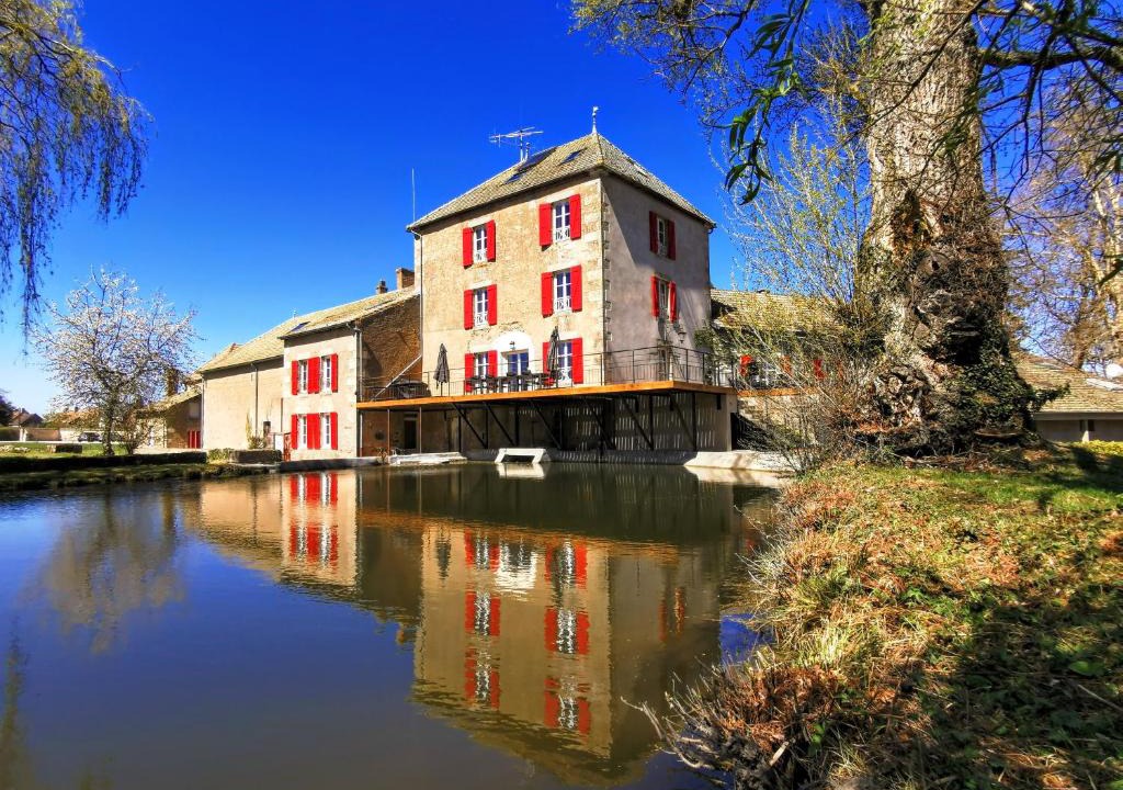 Epinac House | Moulin des Ducs by Vindihouses - Piscine chauffée - escalade - billard - fitness - etc