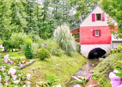 Eysus House | Moulin Vrindavan, Havre de paix en pleine nature à Eysus