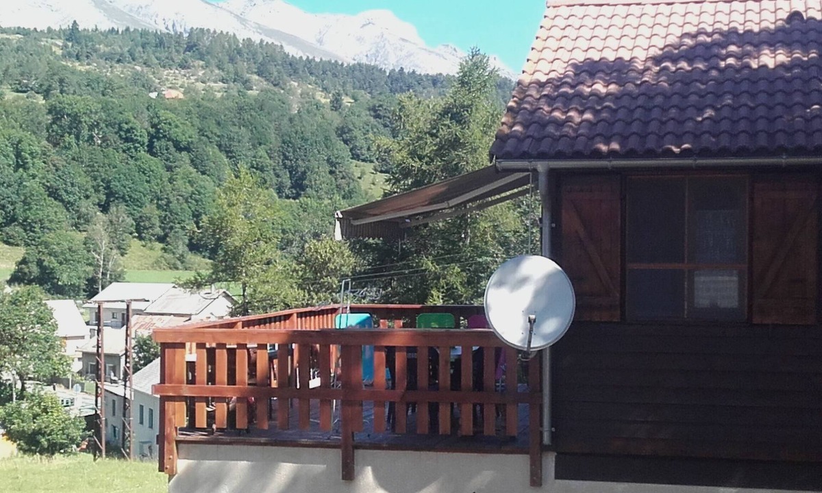 Agnieres-en-Devoluy Ski Chalet | Mountain chalet nearby ski slopes and hiking trails