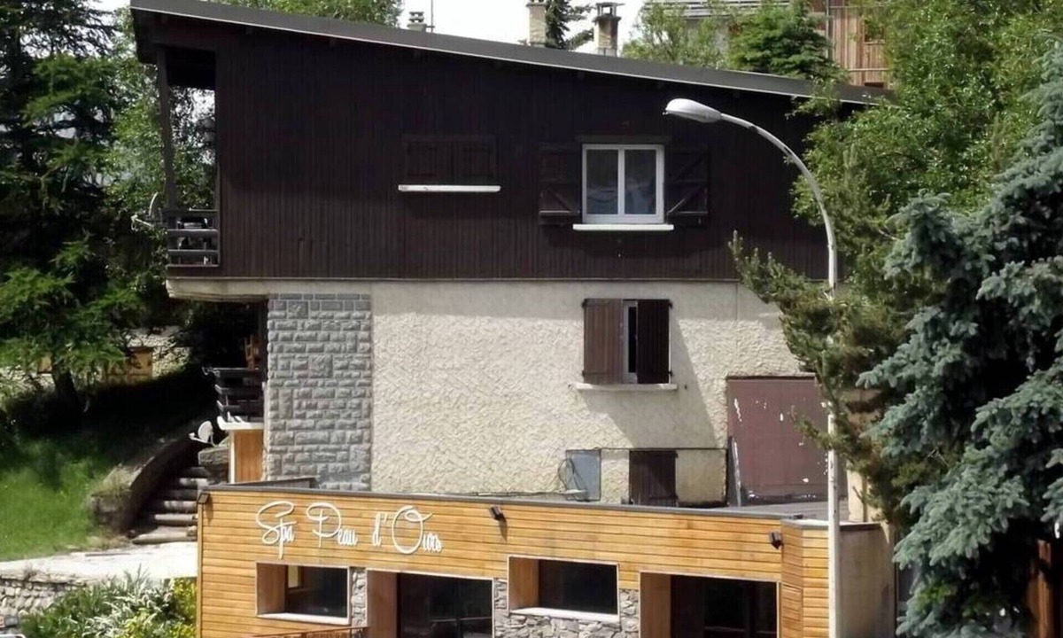 Orcieres-Merlette Apartment | Mountain-side apartment with mountain views, private terrace and Wi-Fi