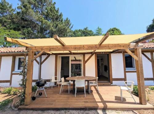 Lesperon House | Nature & mer avec terrasse et aire de jeu - Jasmin