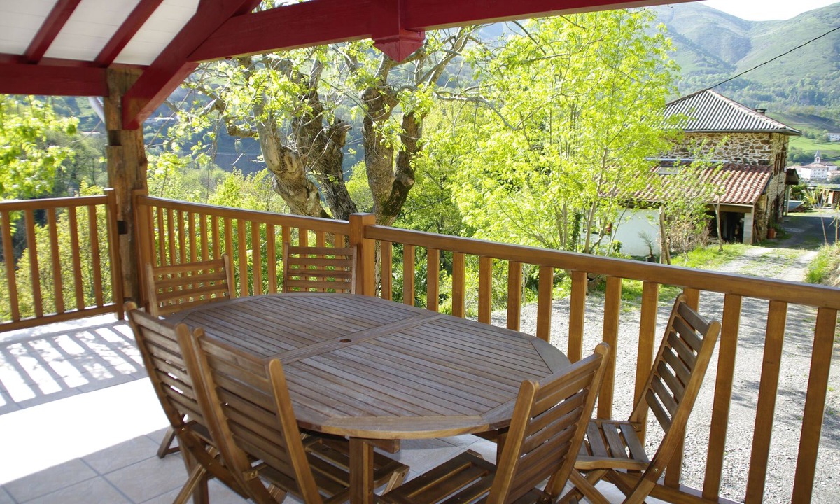 Arneguy House | Nature vacation in a 17th century stone barn.