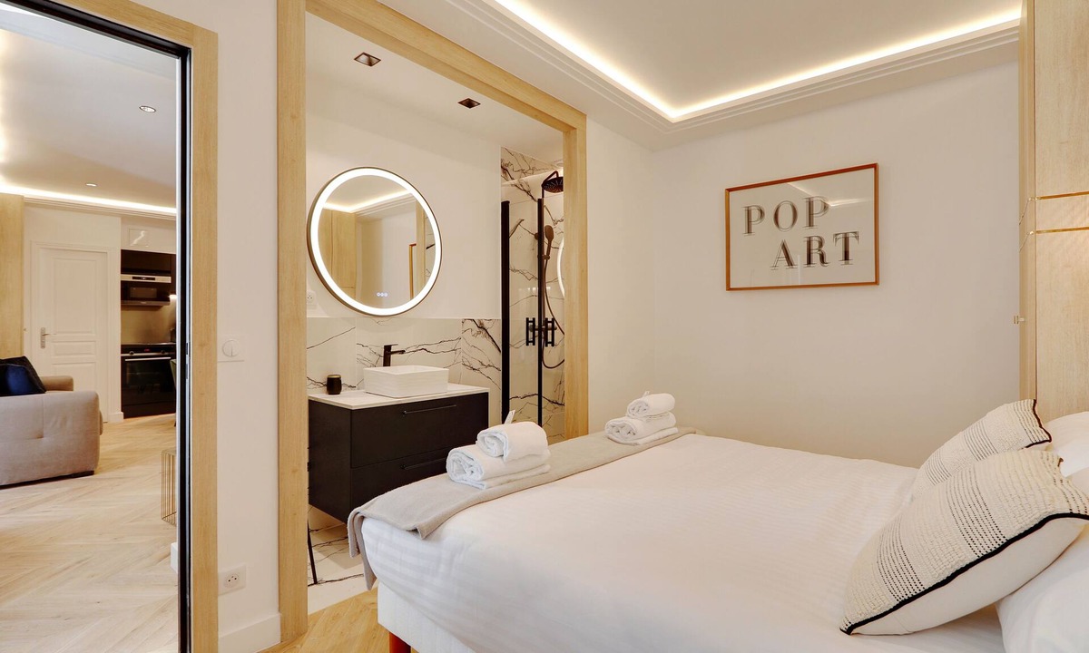 10th Arrondissement Apartment | NEW Éclat du Faubourg 2 CH Luxe